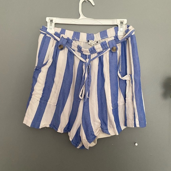 AE paper bag shorts - Picture 2 of 6